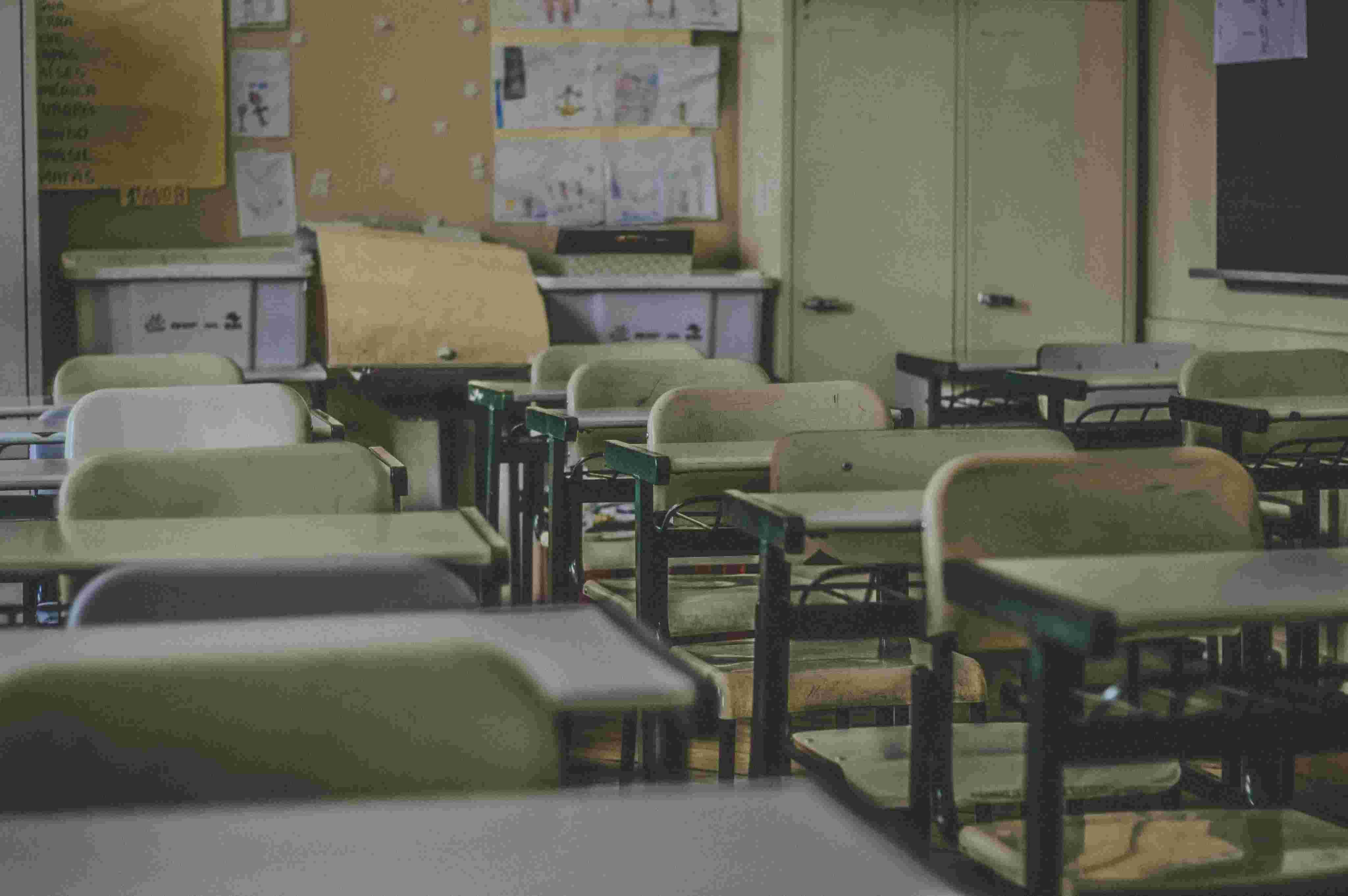 Traditional vs modern classroom